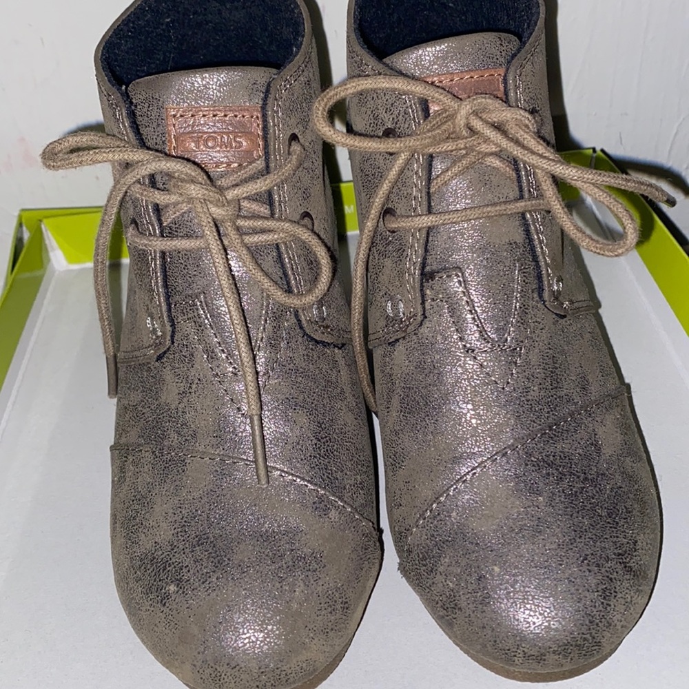 Toms wedges